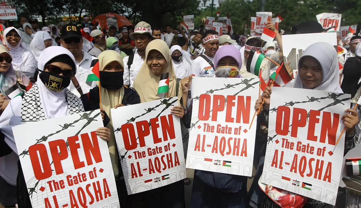 Aksi tersebut mengecam penutupan akses ke Masjid Al-Aqhsa di Yerusalem oleh tentara Israel. Foto diambil pada Minggu (16/11/2014). (Liputan6.com/Faizal Fanani)