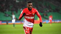 Bintang Monaco, Thomas Lemar dikabarkan tengah diincar Arsenal pada bursa transfer januari 2018. Arsenal tidak sendirian karena Liverpool dan Chelsea ikut meramaikan perburuan tanda tangan gelandang Prancis tersebut. (AFP/Romain Lafabregue)