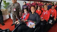 Ketua Umum PDIP Megawati Soekarnoputri bersama putranya Prananda Prabowo. Ditemani Ganjar Pranowo, Puan Maharani, Hasto Kristiyanto. (Foto: Dokumentasi PDIP).