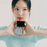 Nayeon Twice terpilih sebagai model terbaru Givenchy Beauty. (Foto: Dazed)