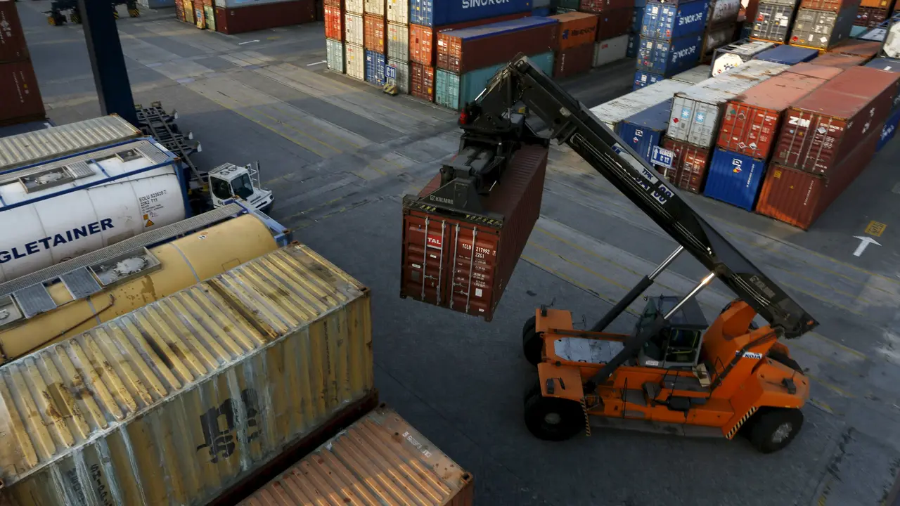 20150805-Perekonomian-Tanjung-Priok