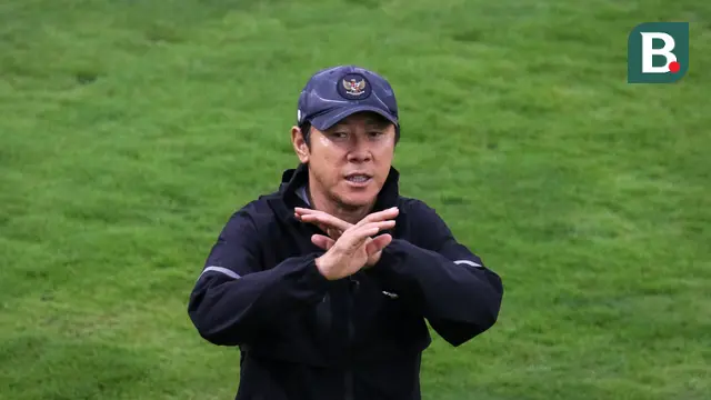 Foto: Timnas Indonesia Kena Kecoh Hujan saat Latihan Jelang Hadapi Vietnam di Piala AFF 2022, Sudah Balik tapi Ditelpon Kembali ke Lapangan