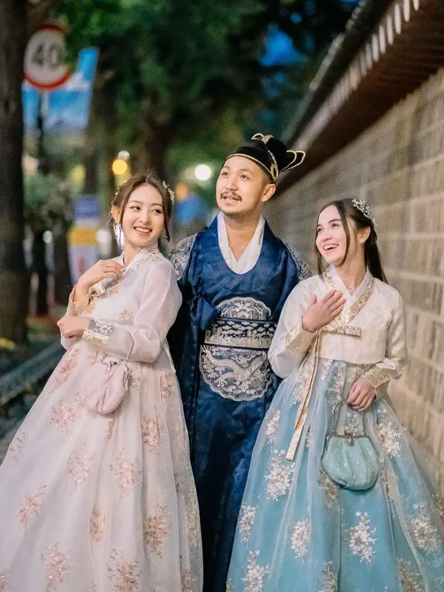 Natasha Wilona, Elina Joerg dan Gusti Ega kenakan Hanbok