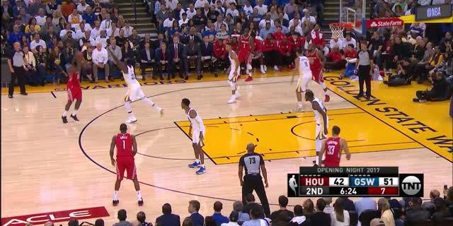 VIDEO: James Harden Cetak 27 Poin Hadapi Warriors