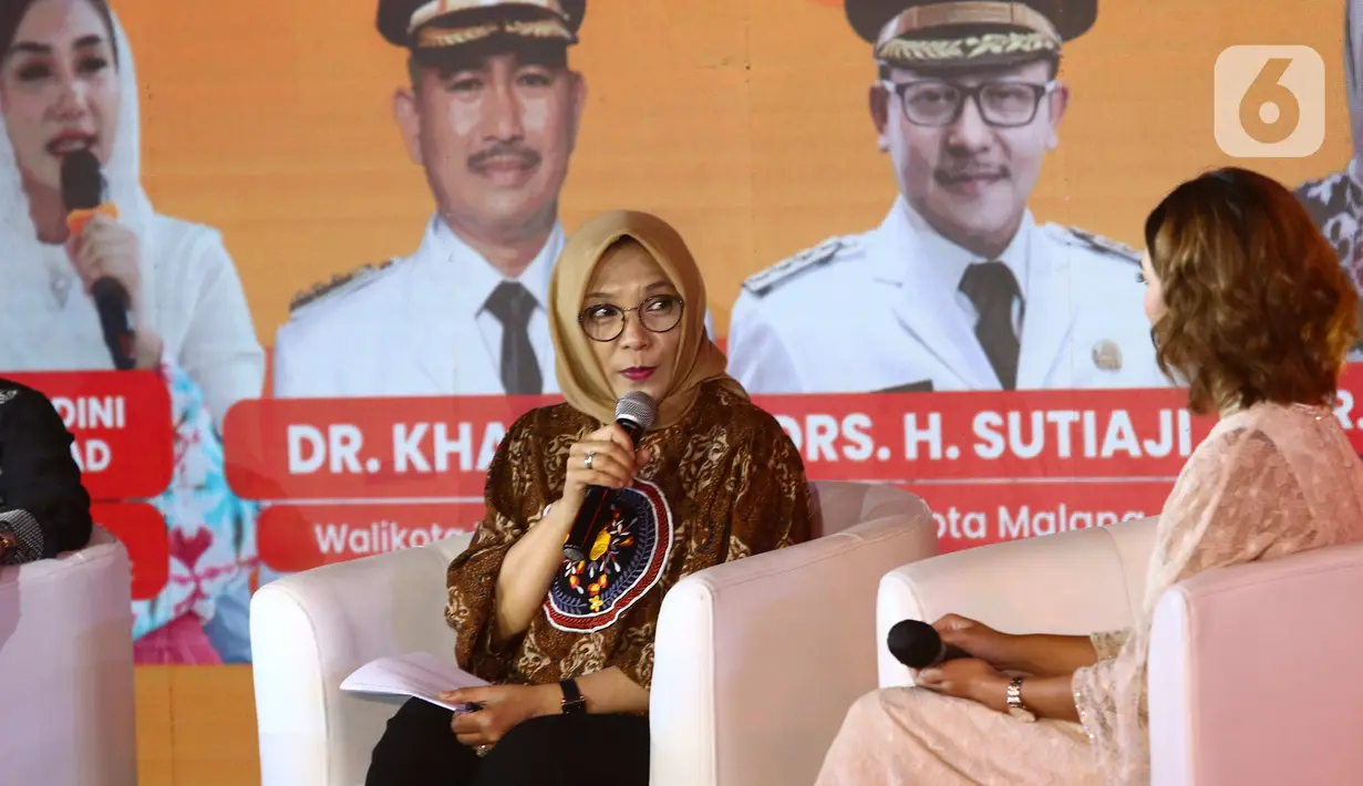 Deputi Bidang Kewirausahaan Kemnkop UKM Siti Azizah saat diskusi dalam Festival 6 di Jakarta, Sabtu (8/7/2023). (Liputan6.com/Angga Yuniar)