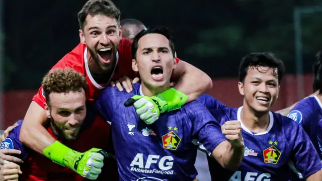 Ezra Walian, Persik Kediri