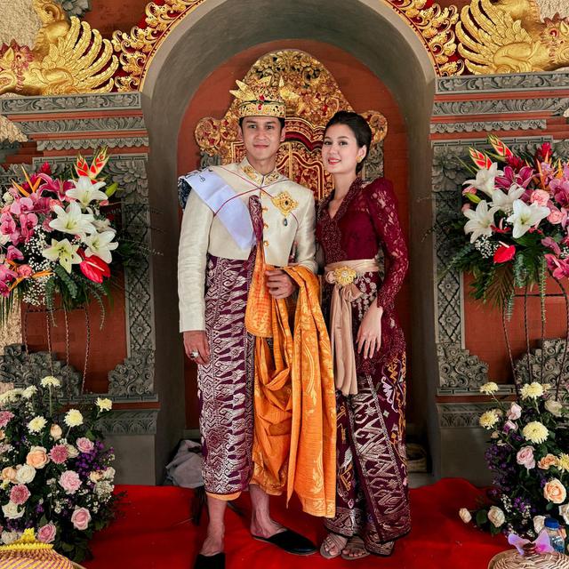 6 Potret Antonio Blanco Jalani Upacara Potong Gigi, Didampingi Zoe Meski Beda Agama