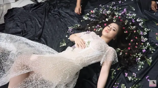 7 Pemotretan Felicya Angelista yang Terinspirasi Da Kyung 'The World of the Married'
