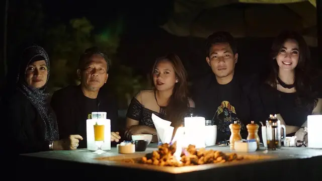 [Bintang] Rizal Armada dan Monica Imas