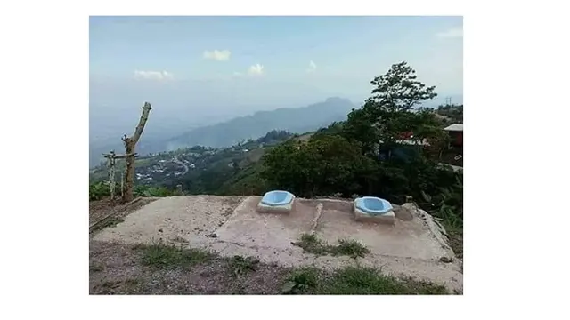 Toilet Nyeleneh (Sumber: Instagram/@selfiekamarmandi)