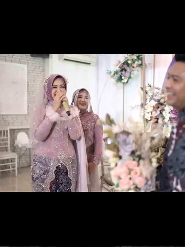 6 Potret Lamaran Kiki The Potters dan Kekasih, Penuh Kebahagiaan