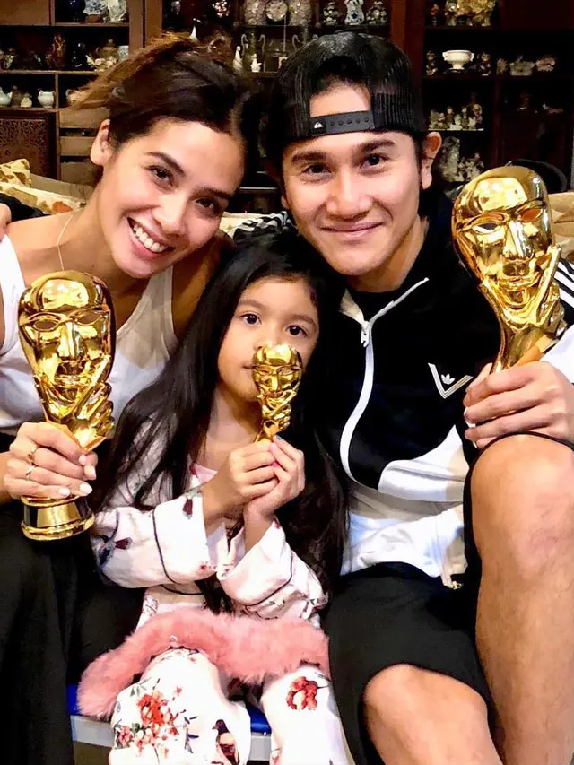 [Bintang] Vino G Bastian dan Marsha Timothy