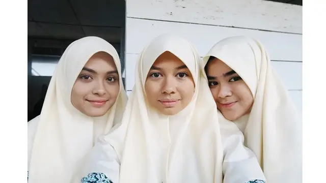 6 Pesona Yuki Kato Saat Pakai Hijab, Bikin Pangling