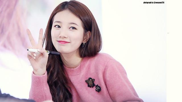 Pakai Kerudung Dari Penggemar Indonesia Bae Suzy Tampak Cantik Showbiz Liputan6 Com