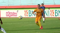 Striker asing Bhayangkara FC, Nikola Komazec, mengomentari kualitas kompetisi Liga 1. (Bola.com / Aditya Wany)