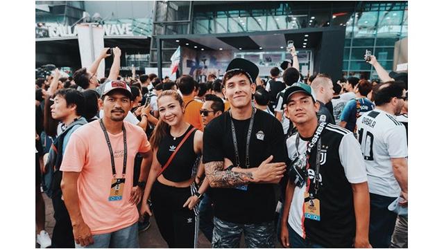 Dapat Tanda Tangan CR7, Begini 7 Momen Seru Adipati Dolken Saat Nonton ICCSG di Singapura