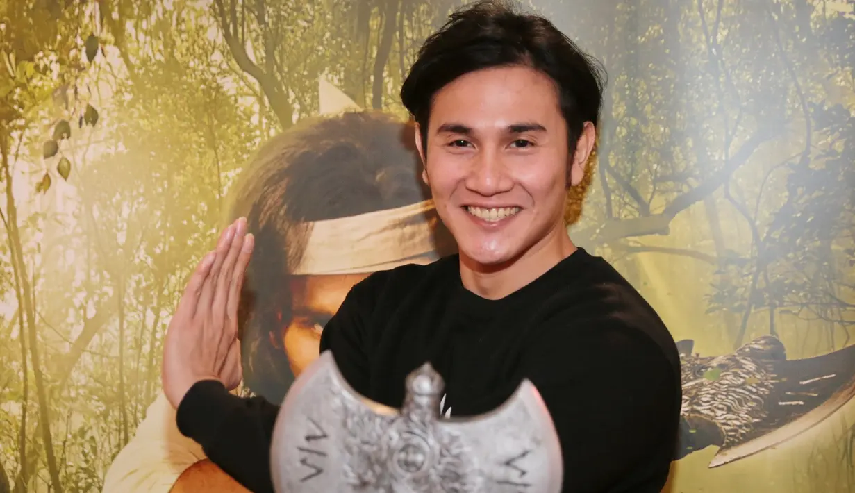 Setelah sebelumnya sempat sukses diangkat dalam bentuk serial dengan pemeran utama Ken Ken, kali ini kembali diangkat ke layar lebar dengan mempercayakan Vino G Bastian menjadi pemeran utama. Vino sempat menolaknya. (Adrian Putra/Bintang.com)