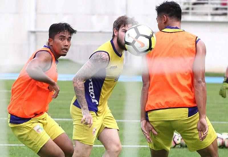 Pelatih Mitra Kukar, Rafael Berges Marin, berharap sebanyak 19 pemain yang dibawa timnya bisa membawa pulang hasil terbaik dalam lawatan ke markas Persipura Jayapura. (Instagram/@mitrakukarfc.official)