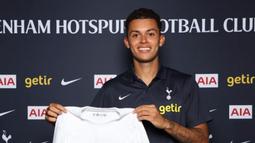 Setelah kehilangan Harry Kane yang hijrah ke Bayern Munchen, Tottenham Hotspur akhirnya mendapatkan penggantinya menjelang bursa transfer musim panas 2023/2024 ditutup. Spurs mendapatkan Brennan Johnson dari Nottingham Forest yang ditebus senilai 55 juta euro dengan durasi kontrak selama 5 tahun hingga 30 Juni 2028. (tottenhamhotspur.com)