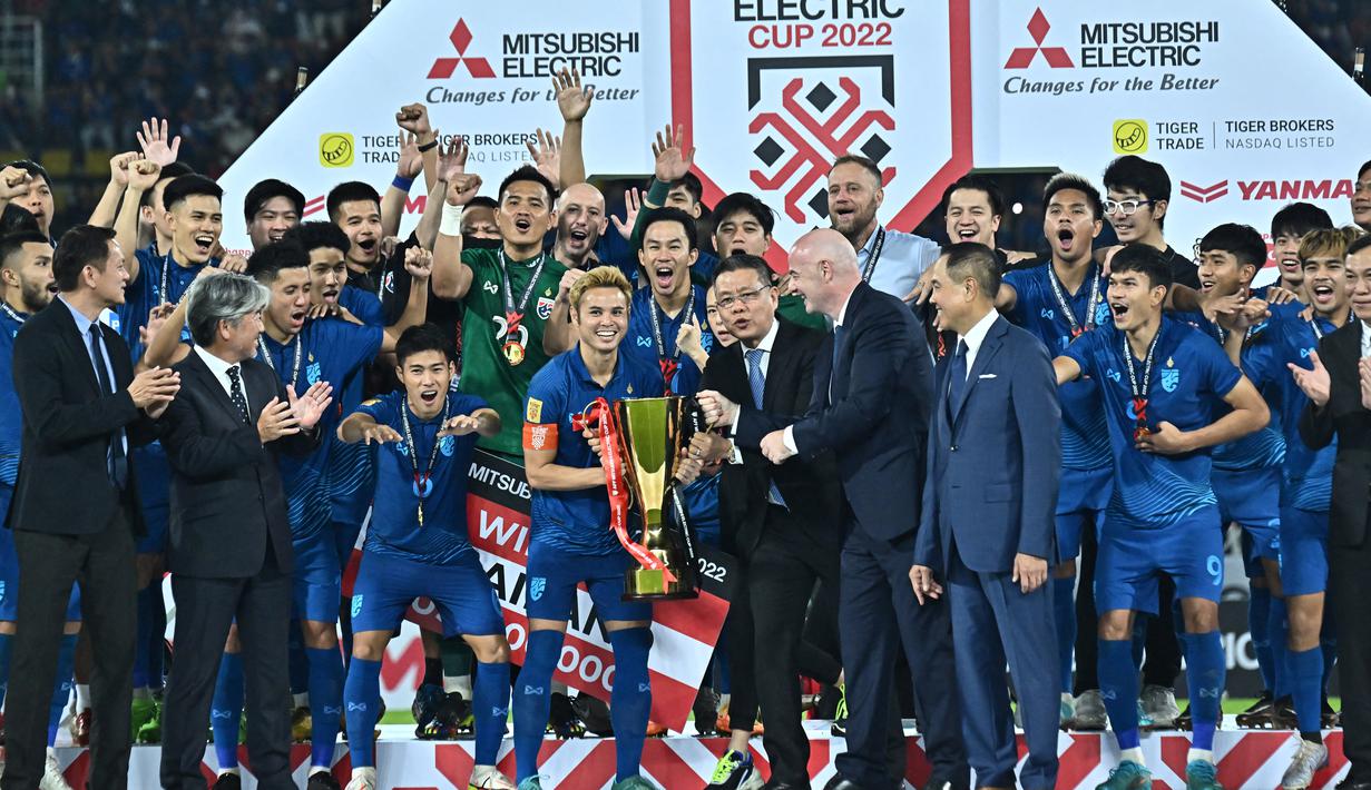 Thailand menyegel gelar ketujuh mereka di Piala AFF setelah menang 1-0 atas Vietnam dalam leg kedua final Piala AFF 2022 di Thammasat Stadium, Pathum Thani, Senin (16/1/2023). (AFP/Lillian Suwanrumpha)