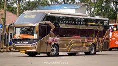 Laksana Legacy SR3 Suites Class yang kerap kali dijadikan armada khusus kelas 'sleeper bus' dengan kursi yang bisa menjadi tempat tidur. (Source: Instagram/@maulana.jpeg)