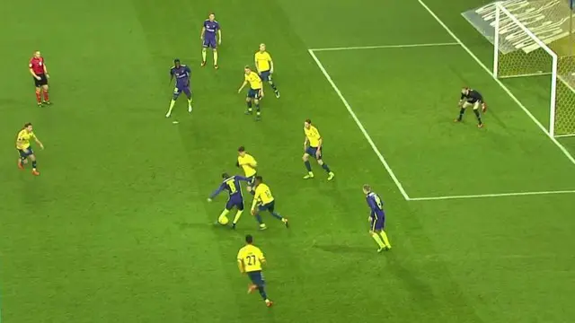 Berita video gol terbaru mantan pemain Real Madrid, Rafael van der Vaart, untuk Midtjylland. This video presented by BallBall.
