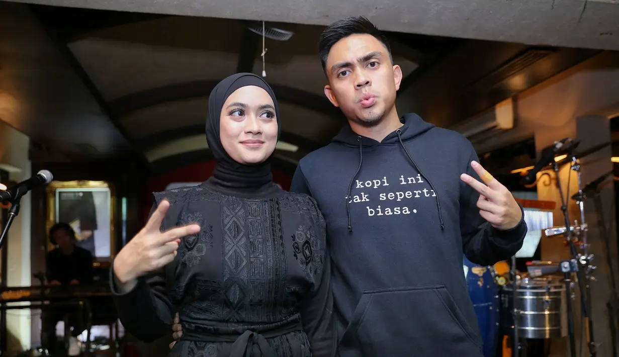 Ayudia Bing Slamet dan Ditto Percussion