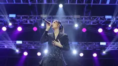 Penyanyi, Raisa, saat tampil pada hari kedua gelaran KapanLagi Buka Bareng (KLBB) Festival 2026 di Stadion Madya, Kompleks Gelora Bung Karno, Senayan, Jakarta, Minggu 1 Maret 2026. (Bola.com/Bagaskara Lazuardi)