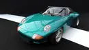 Pabrikan Porsche mengeluarkan "Porsche Panamericana" dalam Pameran Desain Otomotif Paris. Foto diambil pada 28 Januari 2015. (AFP Photo/Eric Piermont)