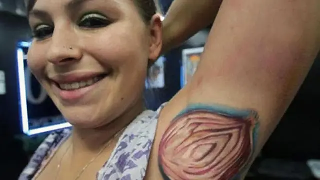 6 Tato di Bagian Tubuh Cewek Ini Tak Biasa, Nyeleneh Banget