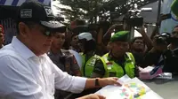 Ketua DPR Bambang Soesatyo pantau mudik. ©2018 Merdeka.com/Bram Salam