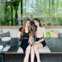 Potret kebersamaan Laura Moane dengan sang ibunda (Instagram/ citra.kristinna80)