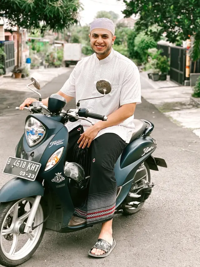 7 Potret Yislam, Kakak Fadil Jaidi yang Dijodohkan dengan Ria Ricis