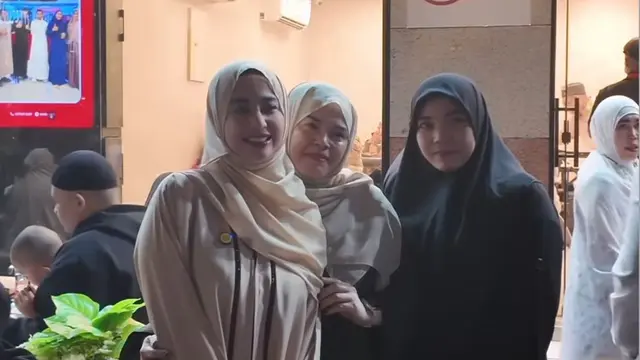 Potret Liburan Dewi Perssik di Turki Setelah Umrah (credit: https://www.instagram.com/dewiperssik9/)