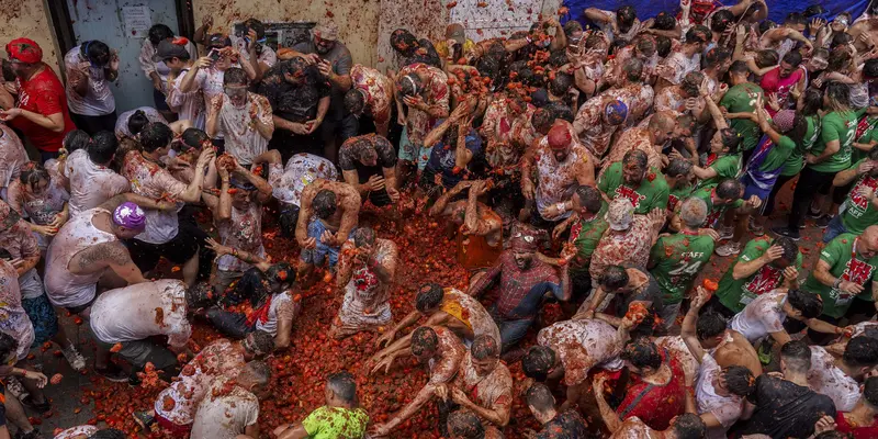 Festival Melempar Tomat La Tomatina di Spanyol