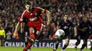 Steven Gerrard menempati peringkat dua dalam daftar lima pencetak gol terbanyak Liverpool di Liga Champions. Mantan kapten The Reds itu berhasil mencetak 21 gol. (Foto: AFP/Paul Ellis)