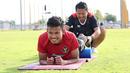 Bek Timnas Indonesia U-22, Amiruddin Bagas Kaffa saat sesi latihan di Visakha Training Center, Phnom Penh, Kamboja, Sabtu (6/5/2023) jelang menghadapi Timor Leste pada laga ketiga Grup A SEA Games 2023, Minggu, 7 Mei 2023. (Bola.com/Abdul Aziz)