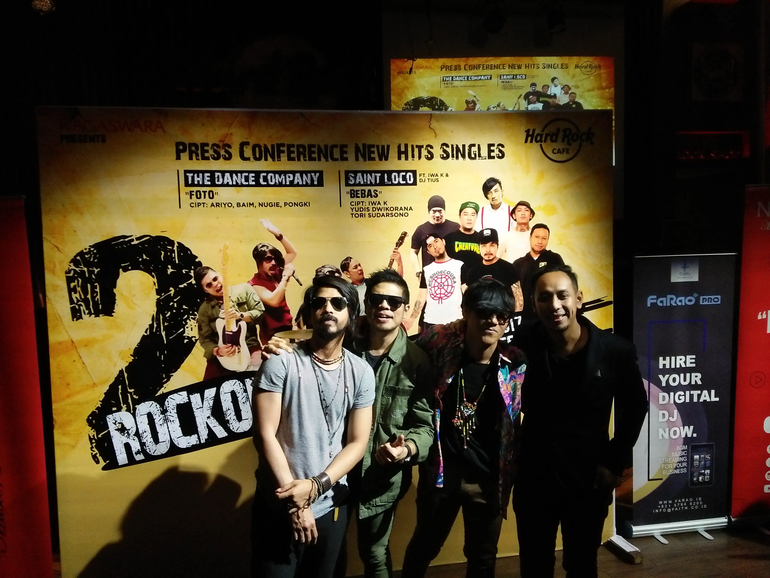 The Dance Company dalam 2Rockomotive di Hard Rock Cafe, Jakarta, pada 4 Mei 2017. (Sapto Purnomo)