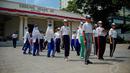 Suasana latihan untuk upacara peringatan HUT RI ke-69 di Gedung Joang 45, Jakarta, Kamis (14/8/14). (Liputan6.com/Faizal Fanani)