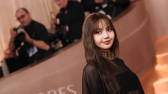 Lisa Blackpink di Golden Globes 2026. (Michael Tran / AFP)