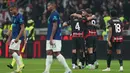 Bertanding di Stadion San Siro, Minggu 8 Maret 2026 waktu setempat atau Senin (9/3/2026) dini hari WIB pada pekan ke-28 Serie A Italia 2025/2026, Rossoneri menang dengan skor tipis 1-0. Tampak dalam foto, para pemain AC Milan merayakan kemenangan setelah pertandingan pekan ke-28 Serie A Italia 2025/2026 melawan Inter Milan, di Stadion San Siro, Minggu 8 Maret 2026 waktu setempat atau Senin (9/3/2026) dini hari WIB. (AP Photo/Antonio Calanni)