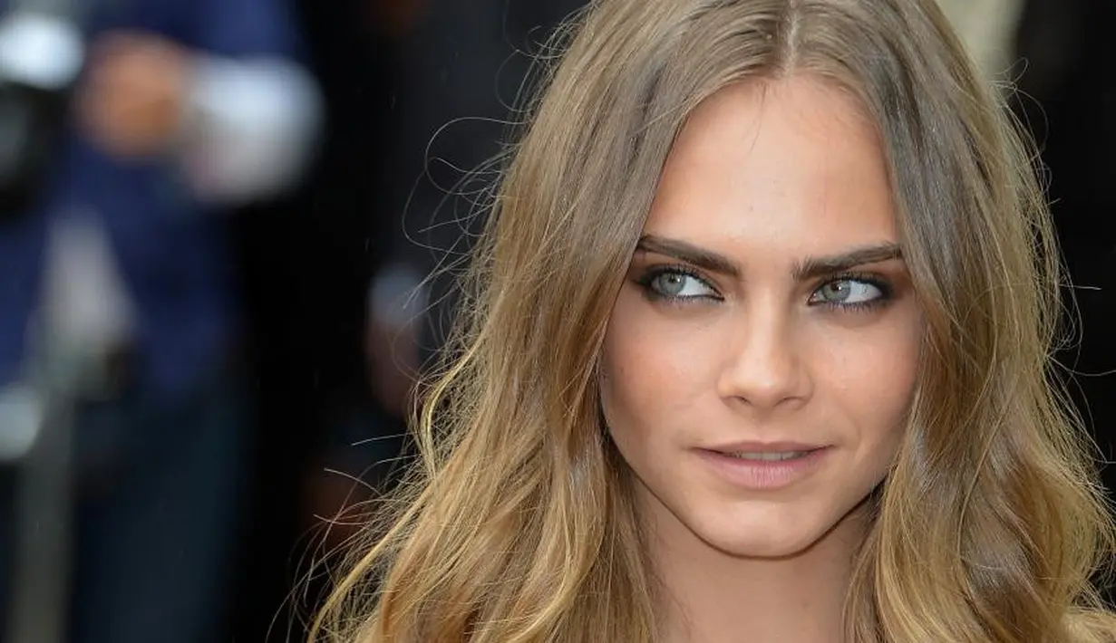 Cara Delevigne sendiri pernah berkencan dengan Jake Bugg, Michelle Rodriguez dan St. Vincent. (Newsweek)