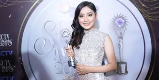 Aktris Natasha Wilona dinobatkan sebagai Aktris Utama Paling Ngetop dalam penghargaan SCTV 2017.  (Adrian Putra/Bintang.com)