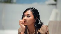 Clara Riva Curhat Lelahnya Dunia Kerja Lewat Single Iya Iya Iya