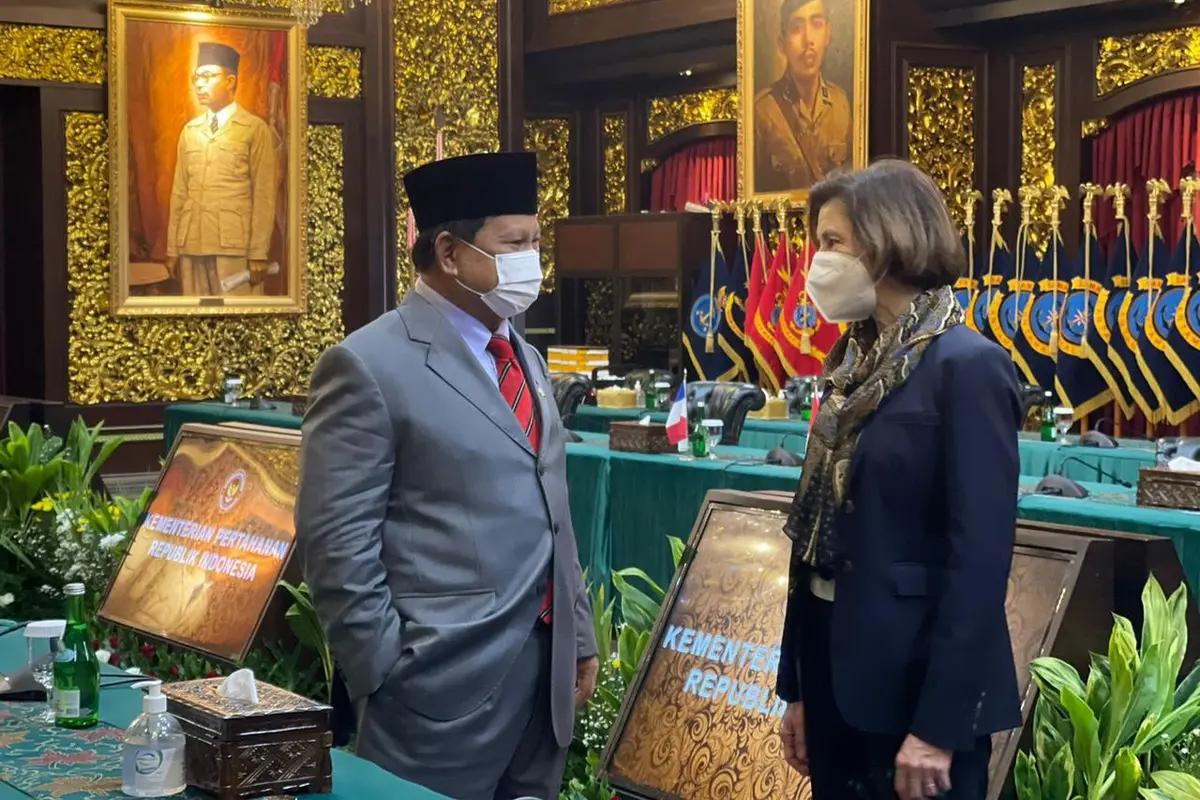 Menteri Pertahanan RI, Prabowo Subianto, dan Menteri Angkatan Bersenjata Republik Prancis, Florence Parly, membahas mendalam terkait kerja sama alutsista Indonesia dan Prancis (Tim Humas Kemhan).