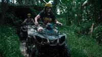 6 Momen Seru Anya Geraldine Jajal Offroad di Bali, Pacu Adrenalin