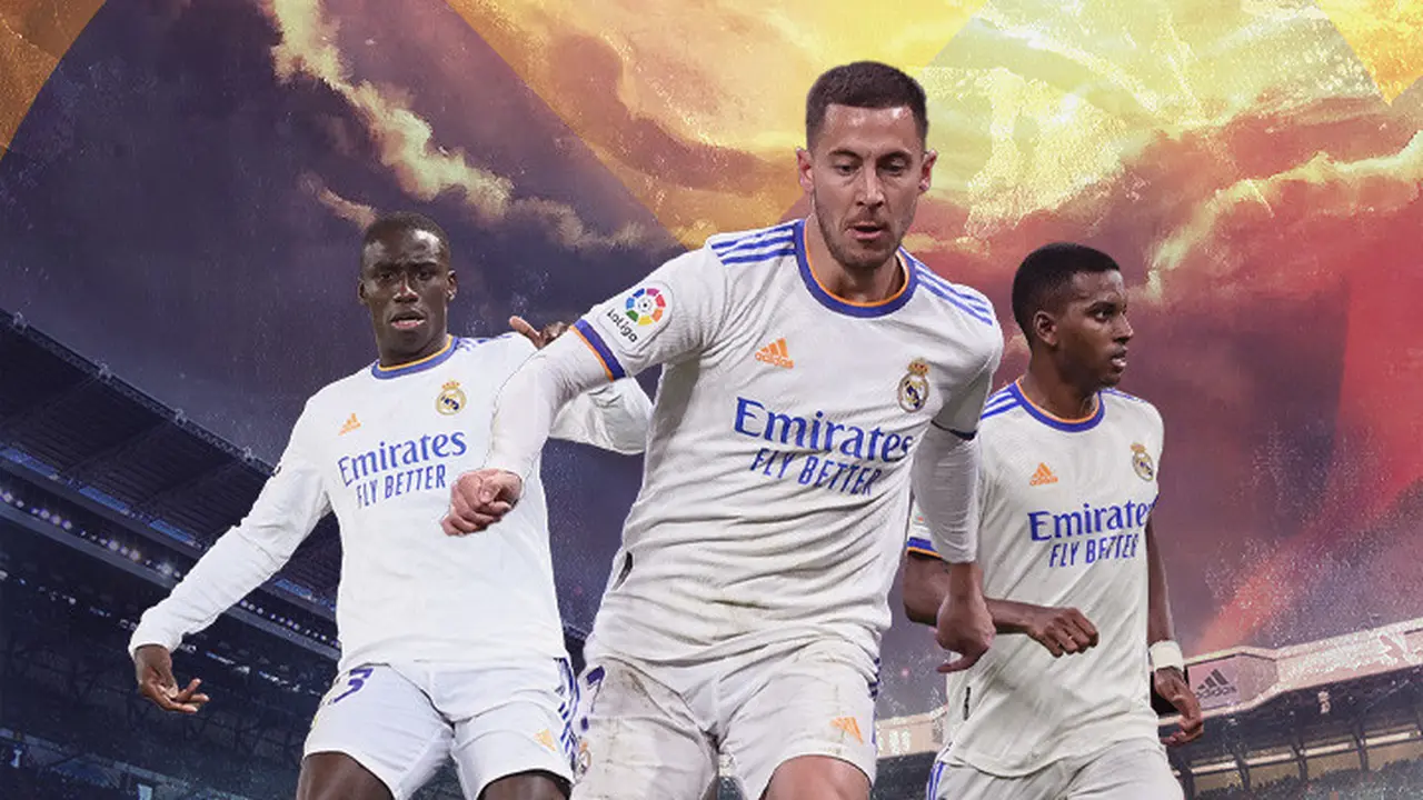 Real Madrid - Eden Hazard dikelilingi  Rodrygo dan Ferland Mendy