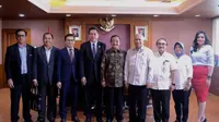 Pemerintah Indonesia meminta kepada Pemerintah Malaysia untuk mempermudah prosedur bagi Tenaga Kerja Indonesia