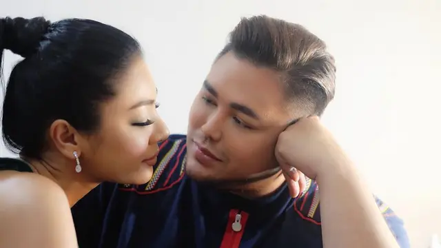 [Bintang] Ivan Gunawan dan Faye Malisorn