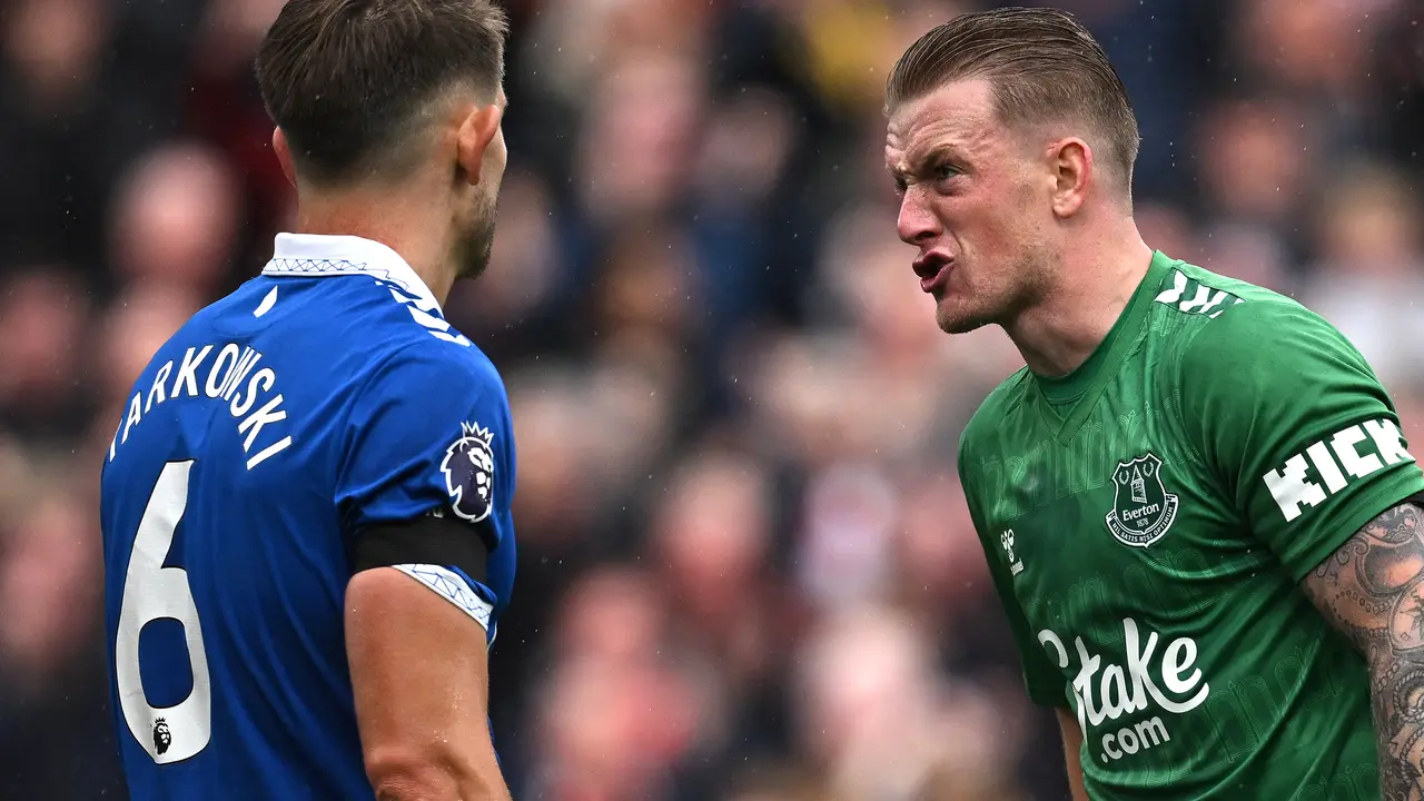 James Tarkowski dan Jordan Pickford - Everton